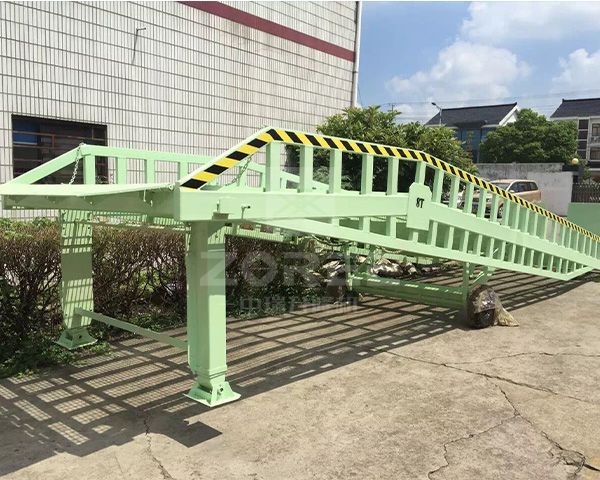 移動(dòng)登車橋